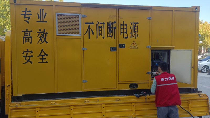 罗庄柴油发电机组和UPS电源配合使用时，如何避免切换过程中的电力中断？